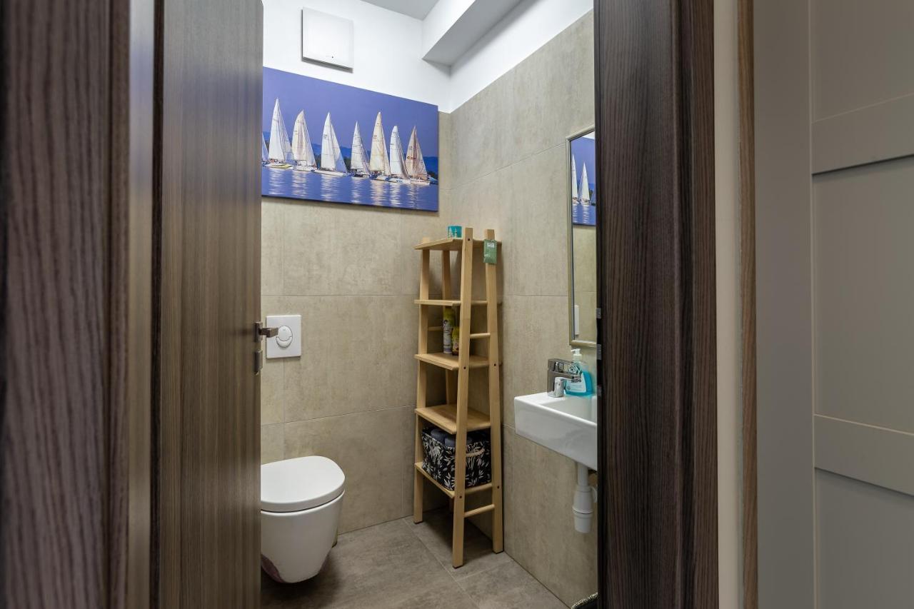 Lake Side Luxury Steps To The Lake Lela - Happy Rentals بالاتوليلّي المظهر الخارجي الصورة