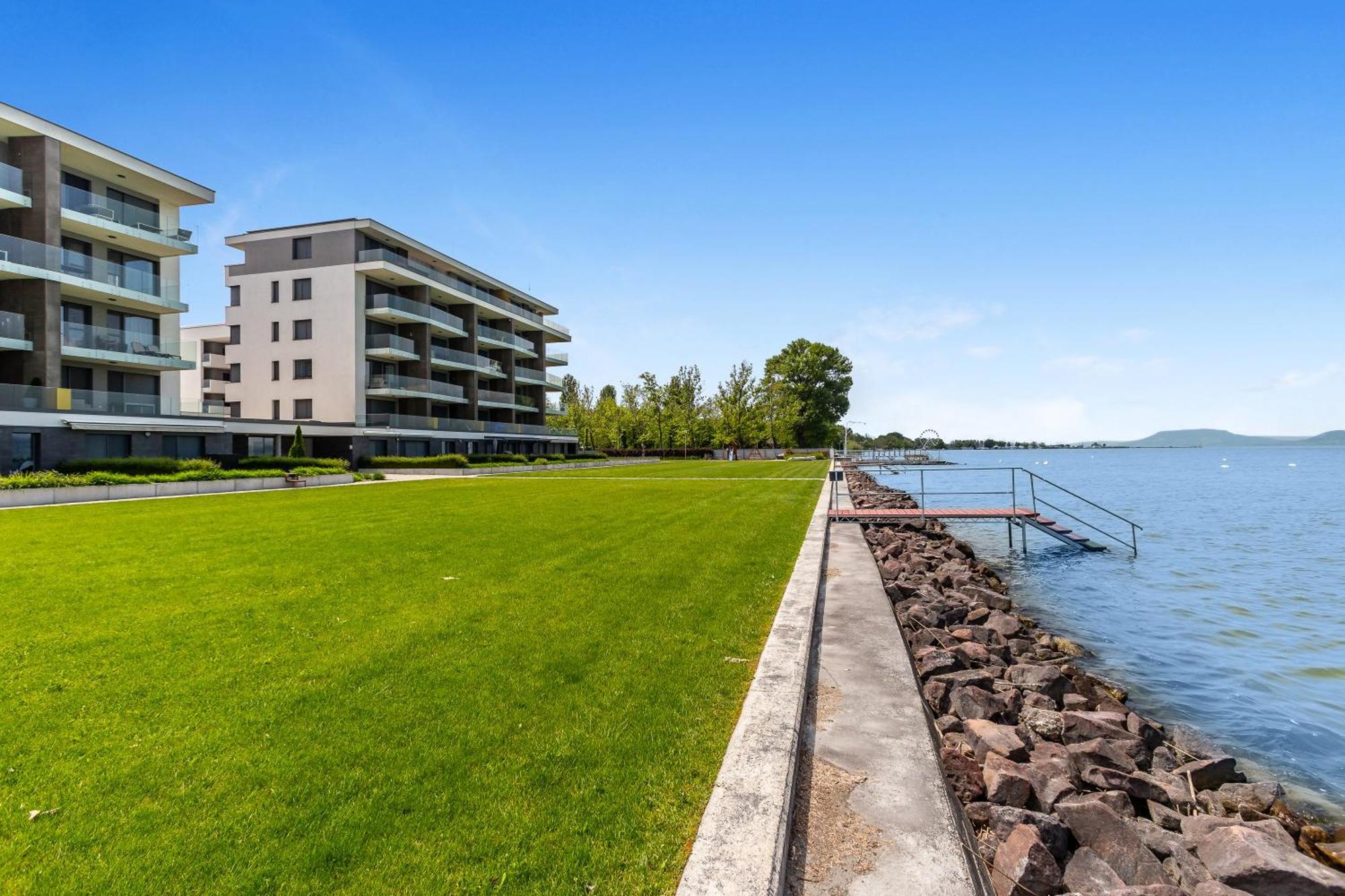 Lake Side Luxury Steps To The Lake Lela - Happy Rentals بالاتوليلّي المظهر الخارجي الصورة